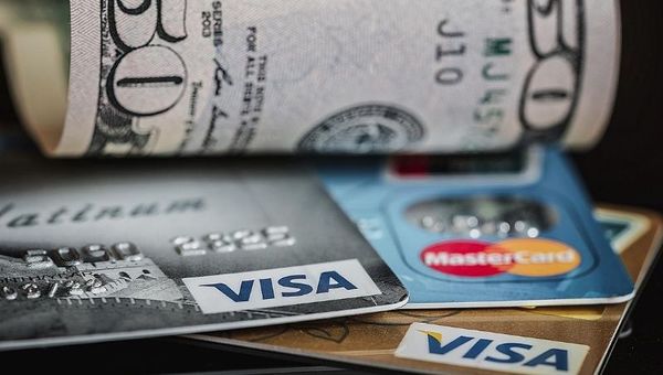 La reducción de comisiones en compras y en depósitos debería ser una medida permanente según rubro de comercio y servicios