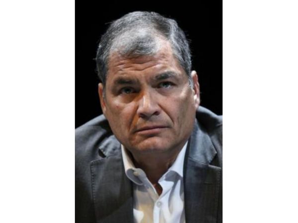 Correa ignora a la Justicia de Ecuador y acepta candidatura