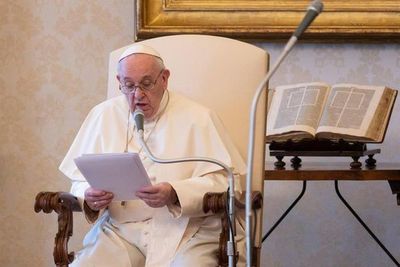 El Papa: “Qué triste si para la vacuna se diese prioridad para los más ricos” - Mundo - ABC Color
