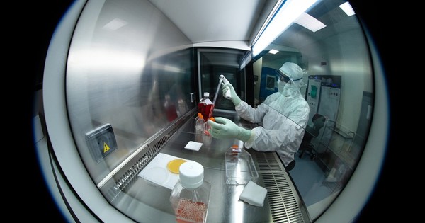 Laboratorios Roche y Regeneron se unen para tratamiento contra el COVID-19