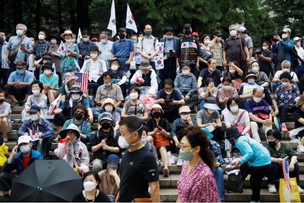 Corea del Sur vincula más de 600 casos de COVID-19 a iglesia