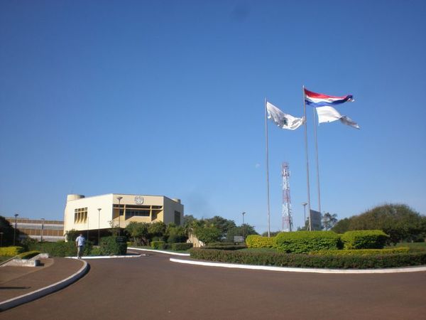 Preocupa inconsciencia de familiares de internados en el Hospital Nacional de Itauguá - Nacionales - ABC Color