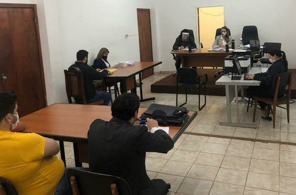 Condenan a dos hombres por violación de ley de armas - ABC en el Este - ABC Color