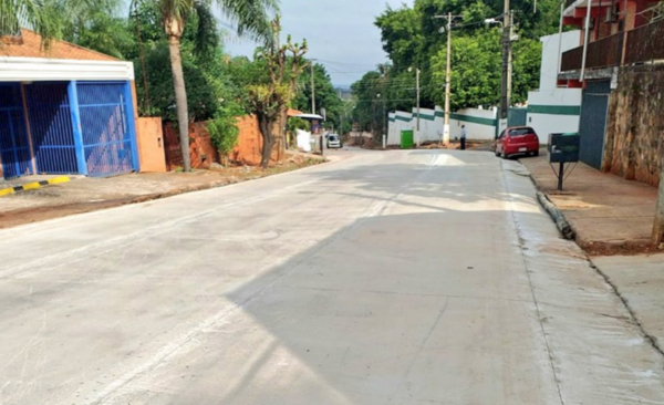 HOY / Pavimentan vías alternativas al paso a desnivel de Tres Bocas