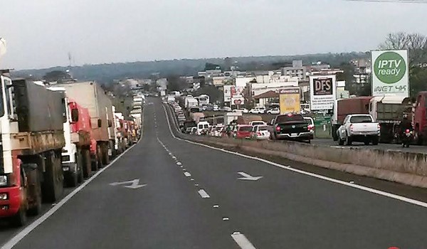 BRASIL aplica nuevo sistema de circulación de vehículos y carga por el PUENTE de la AMISTAD