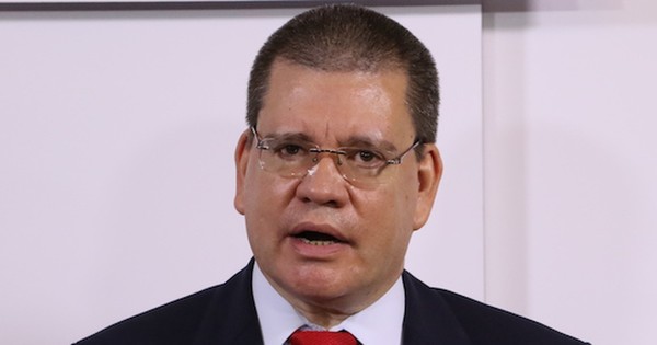 Senador Antonio Barrios solicita interpelar o destituir al canciller Rivas Palacios