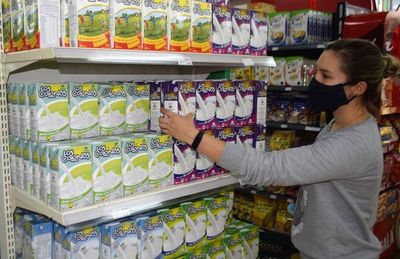 La leche ultrapasteurizada en sachet, innovación de la empresa - 30 años de Los Colonos - ABC Color