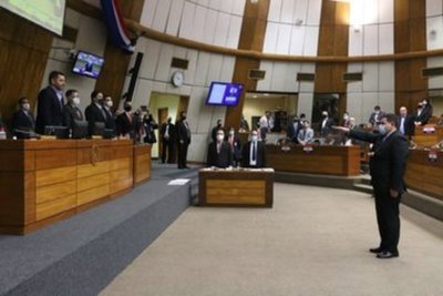 Paiva inicia sus labores como subcontralor: "Es una gran responsabilidad" » Ñanduti