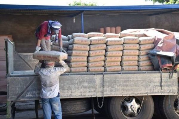 Especulación y suba del precio por escases de cemento nacional