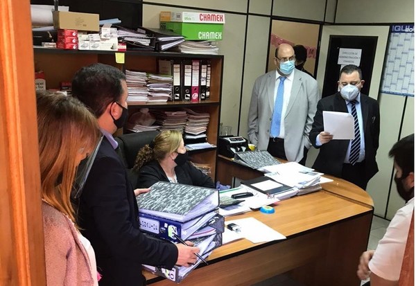 Ministerio Público allanó Municipalidad de Ñemby tras denuncias por hechos de corrupción - ADN Paraguayo