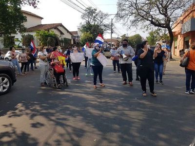 Funcionarios autoconvocados del IPS anuncian movilización para exigir insumos y el pago de las gratificaciones » Ñanduti