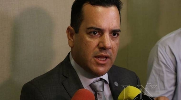 HOY / Friedmann, atornillado en su silla: “No evalúo renunciar, sigo a lado del presidente”