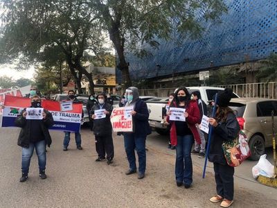Personal de blanco pide a Mazzoleni "dejar oficina" y verificar hospitales