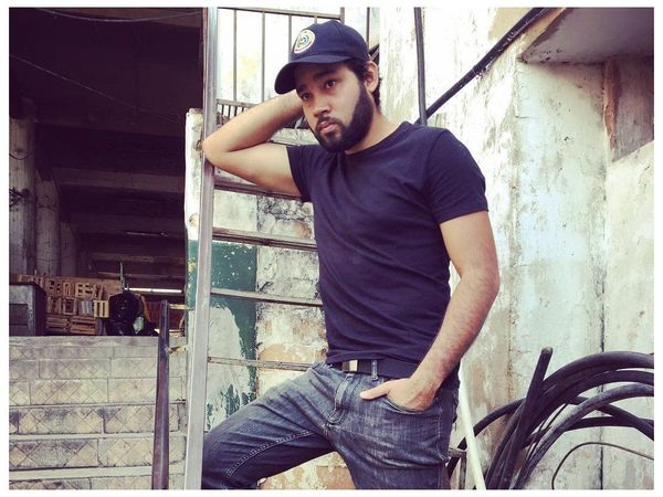 Celso se puso de rodillas contra el maltrato infantil
