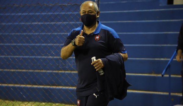 'Chiqui' ya es uno de los 5 técnicos que más partidos dirigió en Cerro