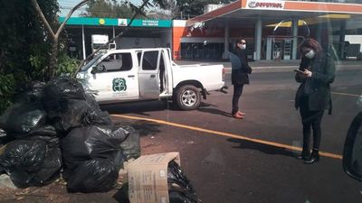 Constatan mala disposición de residuos en zona de toma para Covid-19 en San Lorenzo - Nacionales - ABC Color