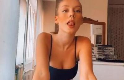 La foto de Ester Expósito posando en bikini que ya suma más de 6 millones de 'likes' - SNT