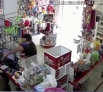 Atracan a una farmacia en Ñemby - Paraguay.com