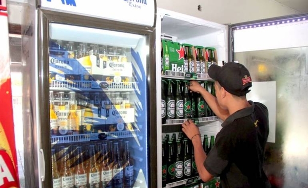 HOY / Restricción de venta de alcohol durante "cuarentena social" será otro golpe para bodegas, estiman