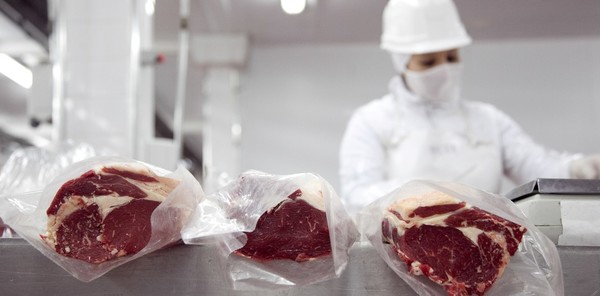 Consumo aparente de carne en el Mercosur se derrumbó en más de 400 mil toneladas