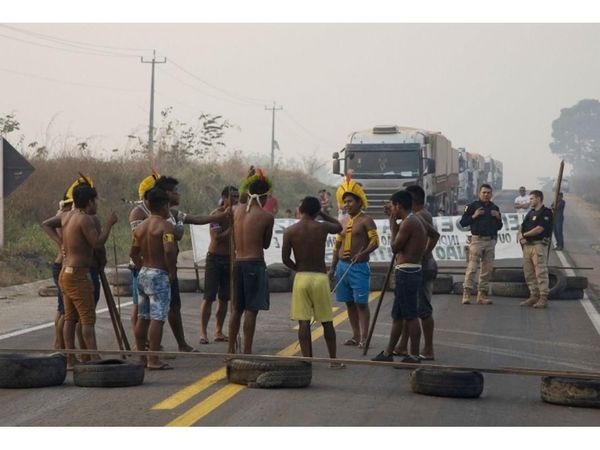 Indígenas brasileños bloquearán la carretera amazónica