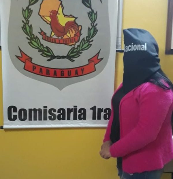 Mujer detenida por violar su arresto domiciliario