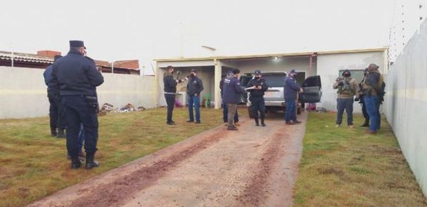 Desbaratan banda de presuntos sicarios y hay 14 detenidos