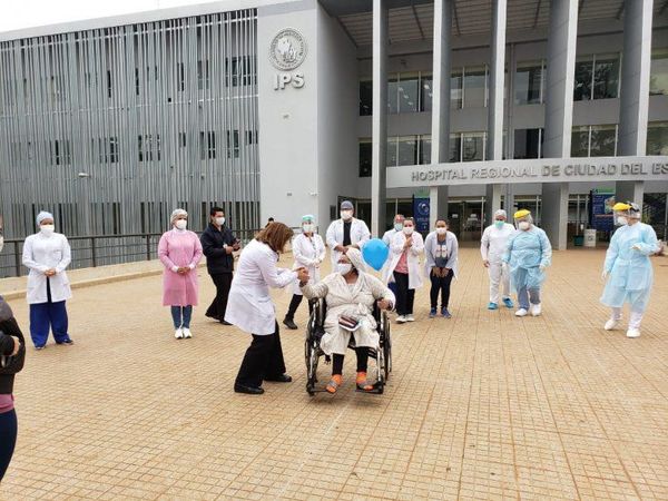 PRIMERA PACIENTE QUE FUE TRATADA CON PLASMA EN CDE RECIBIÓ ALTA MÉDICA