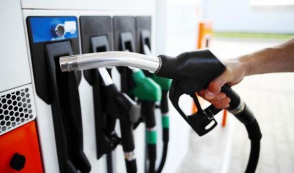 Venta de combustibles sufre una caída del 20%