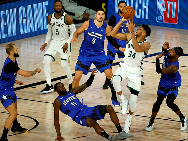 Bucks y Lakers empatan sus series; Rockets y Heat se ponen 2-0