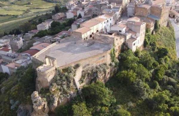 'Zona con hermosos paisajes': Sicilia pone a la venta casas a dos euros - SNT
