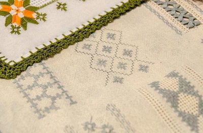 Invitan a la “Feria del Folklore” con artesanías en cuero y textiles » Ñanduti