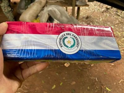 Envolvían la marihuana con los colores y escudo de la bandera tricolor