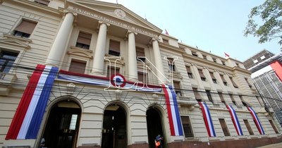 Docentes y funcionarios piden al BNF el cese hasta diciembre de los descuentos por préstamos