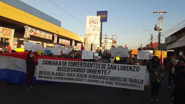 Comerciantes de San Lorenzo se manifiestan contra cuarentena social - Nacionales - ABC Color