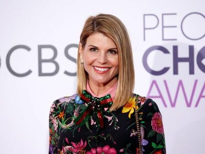 La actriz Lori Loughlin condenada a 2 meses de cárcel