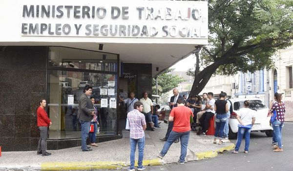 Ministerio de Trabajo recuerda “protocolo” ante casos sospechosos entre funcionarios - Nacionales - ABC Color