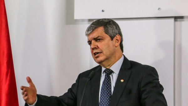 “Intereses mantienen a Abdo y Cartes”