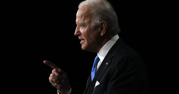 Joe Biden promete superar “oscuridad’’