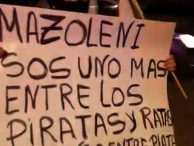 El  “Capitán” navega en medio de  los escraches
