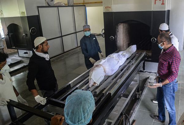 El mundo supera los 800.000 muertos por coronavirus mientras aumenta la alerta por rebrotes - Mundo - ABC Color
