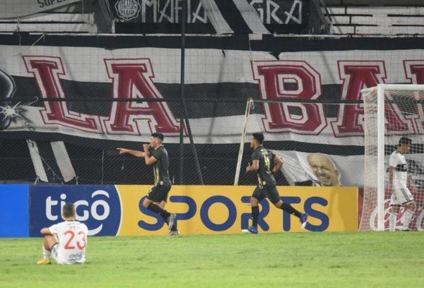 Guaraní bate a Olimpia y se mete en la lucha por el título - Digital Misiones