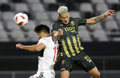 Así fue el chequeo del VAR en la jugada del gol de Raúl Bobadilla