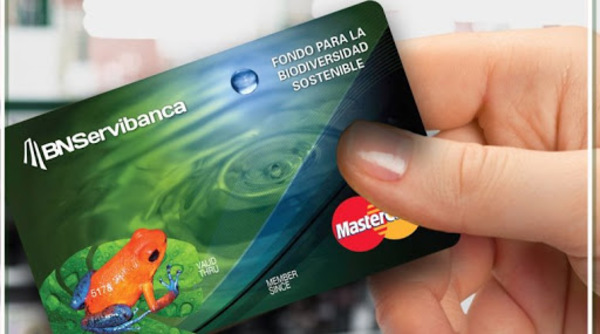 Mastercard impulsa sostenibilidad con programa de tarjetas ecológicas