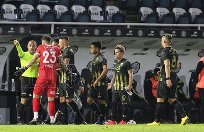 Eber Aquino analizó sus decisiones en el clásico más añejo