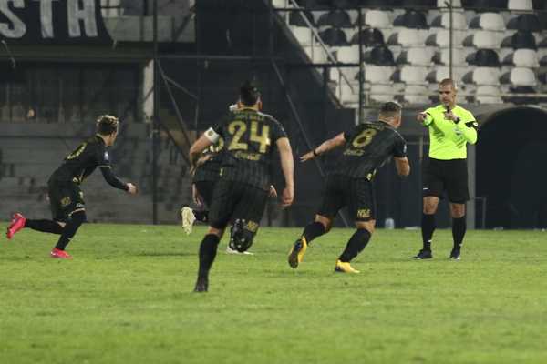 Análisis del gol de Guaraní con VAR