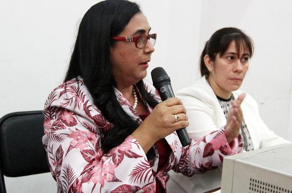 El guaraní abandona su estigma "de pobreza" y pervive con "gran vitalidad" » Ñanduti