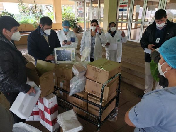 Itaipú entregó 100 monitores de alta complejidad a hospitales públicos