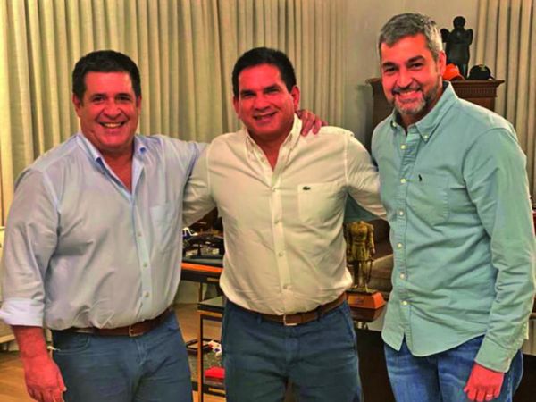 Instan a colorados críticos a unirse para enfrentar la alianza HC-Marito