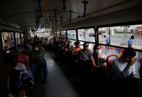 Trece personas mueren en Perú tras intervención policial en fiesta prohibida en medio de pandemia